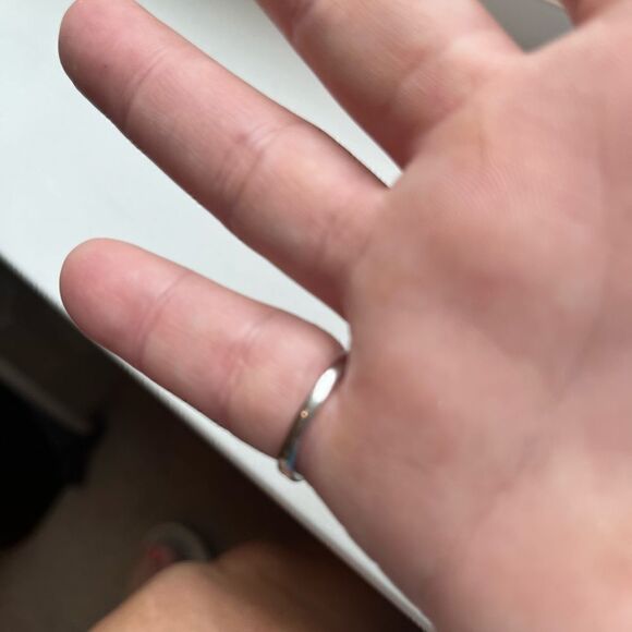 Genuine 18kt white gold heart baguette diamond ring size 6.5 - Picture 6 of 10